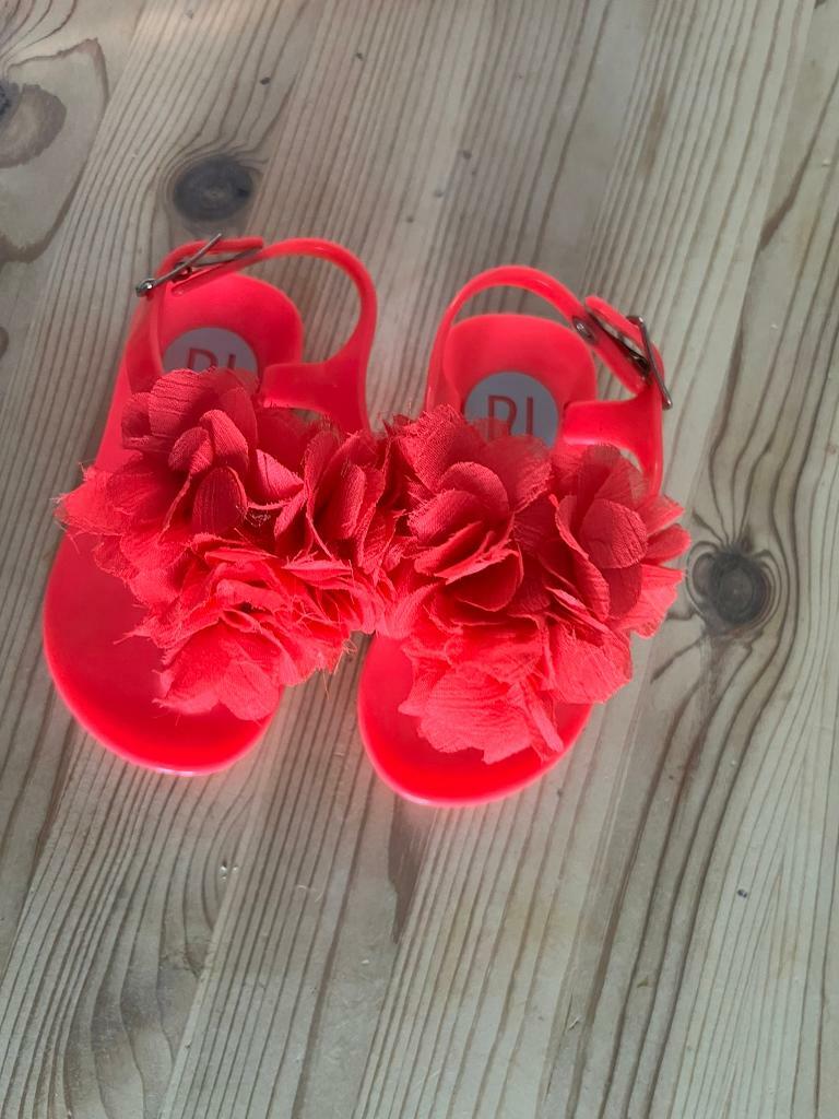 size 3 sandals baby girl